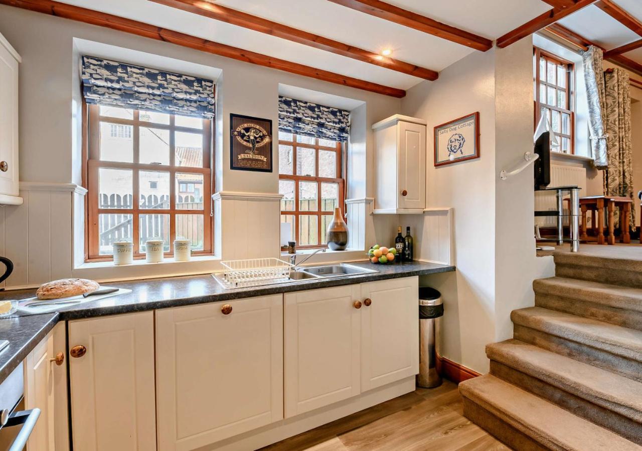 Salty Dog Cottage Whitby Exteriör bild
